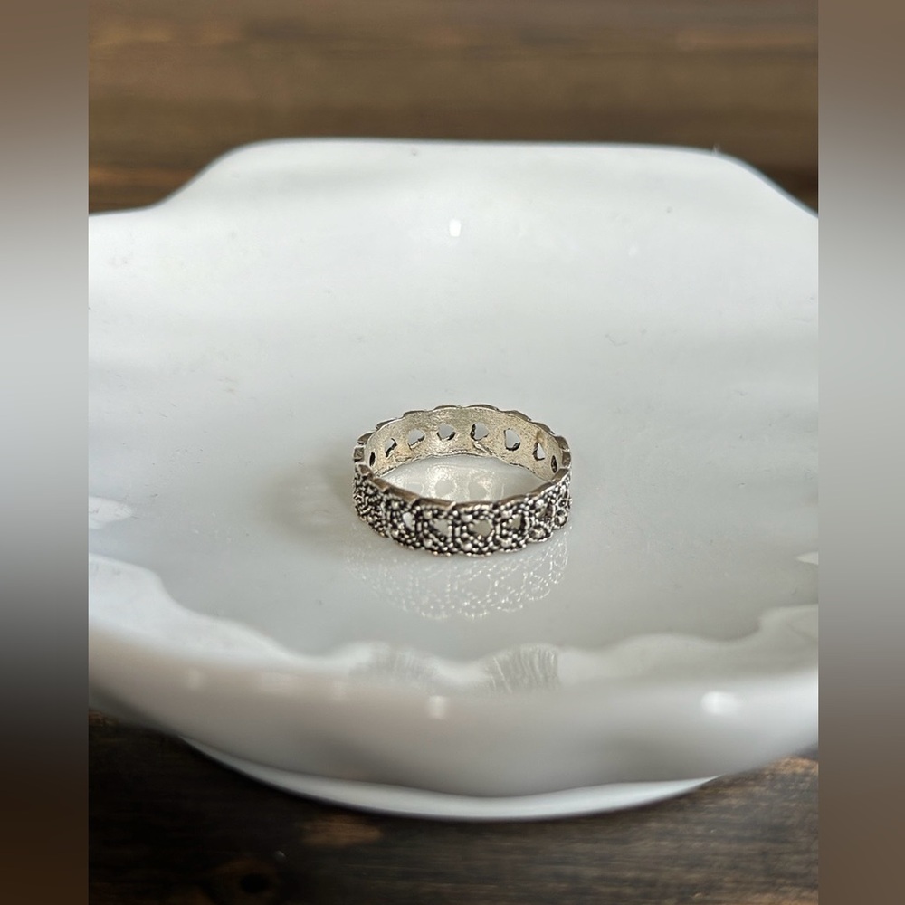 Costume jewellery ring